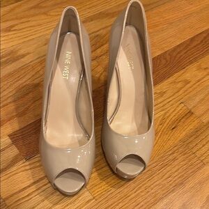 Nine West Beige Peep Toe Heels
